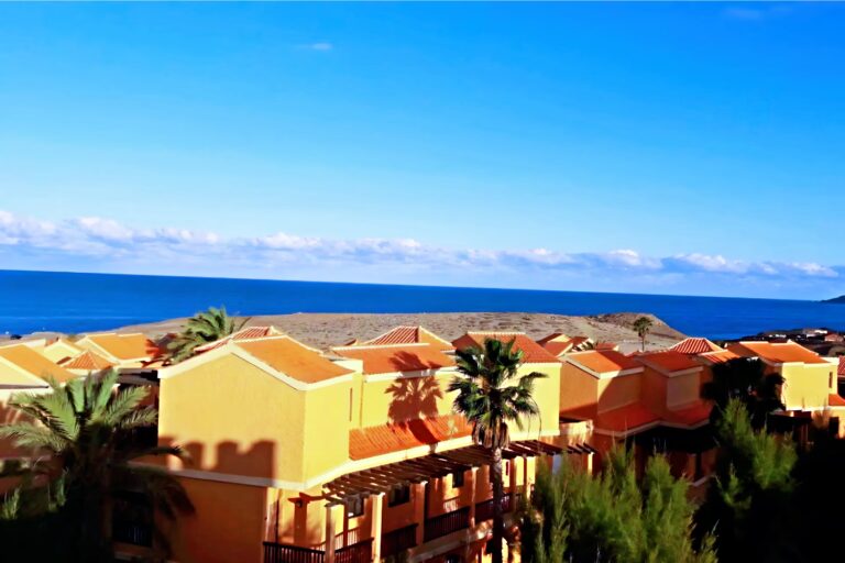 Alojamiento Surf Camp Hotel Bakour
