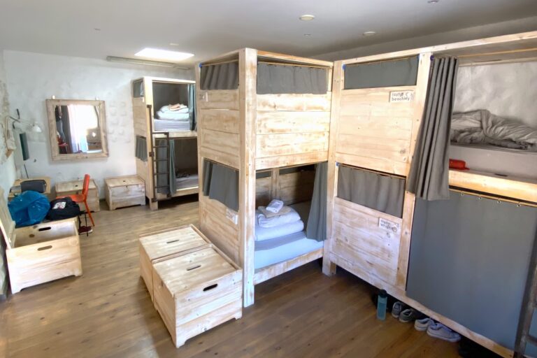 Alojamiento Lodge suf camp.